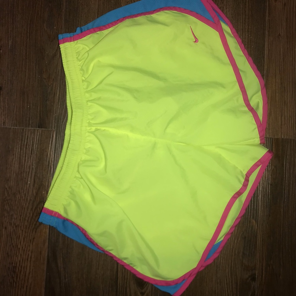 Nike Shorts, Yellow